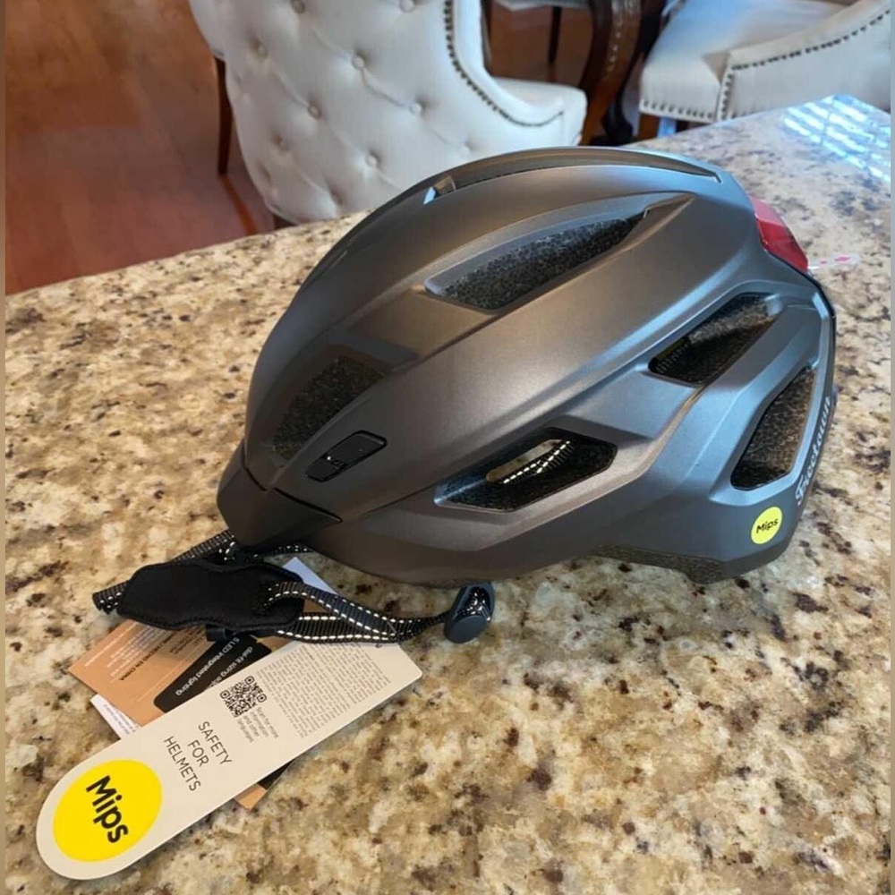 New Adult Bike Cycling Helmet MIPS Freetown Lumiere 3 Adjustable Universal Fit